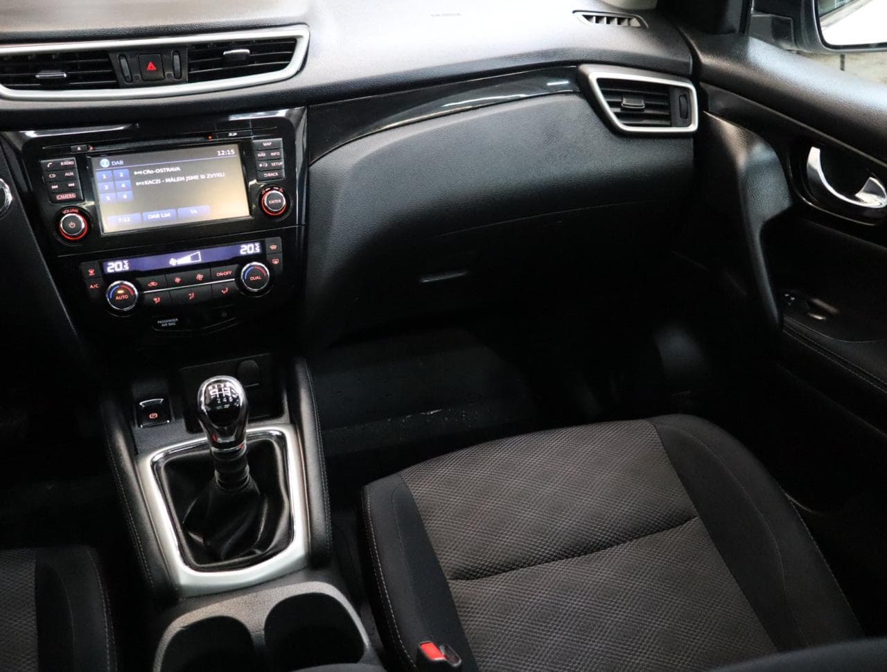 2016 Nissan Qashqai - 21