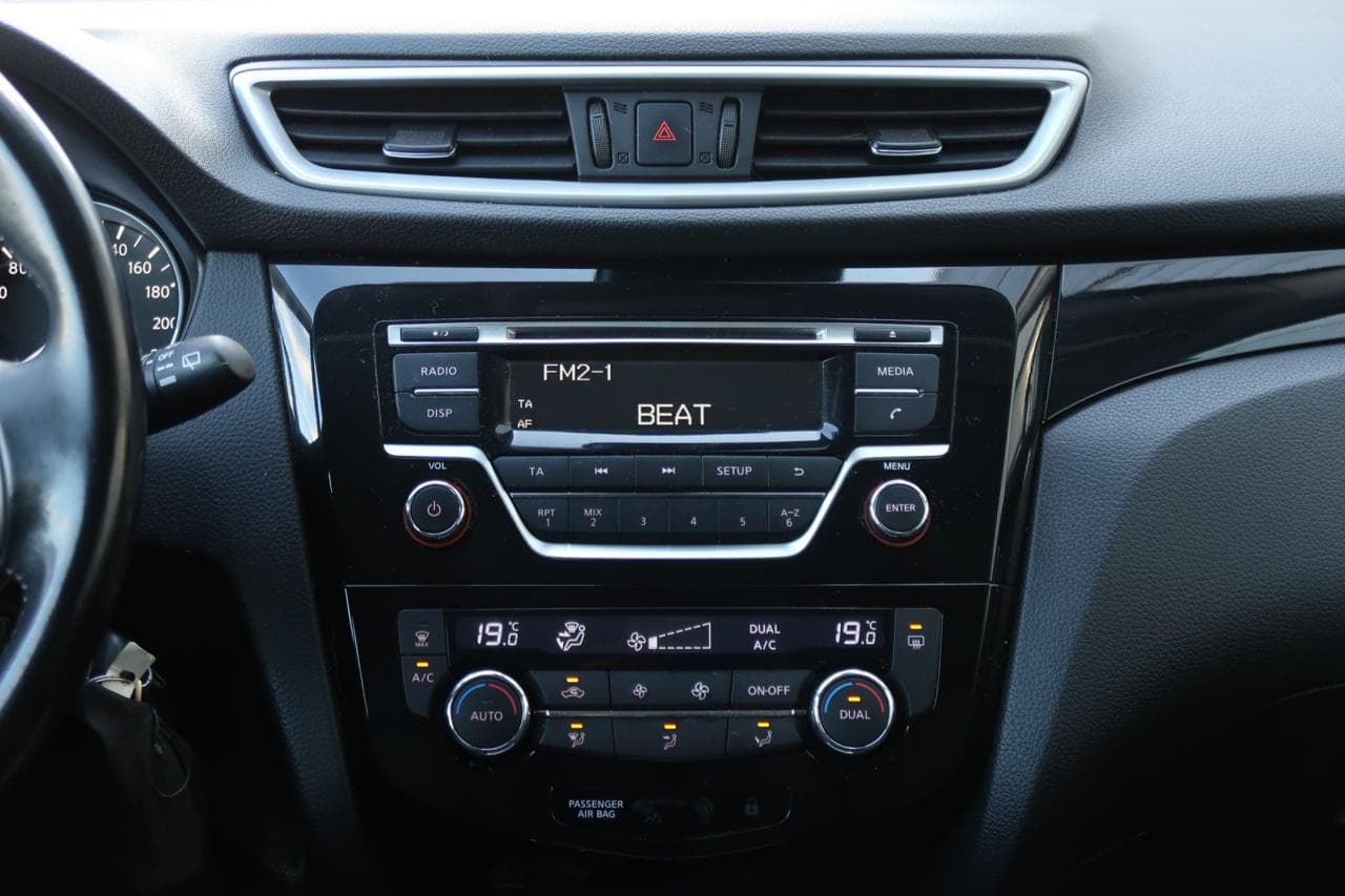 2015 Nissan QASHQAI - 18