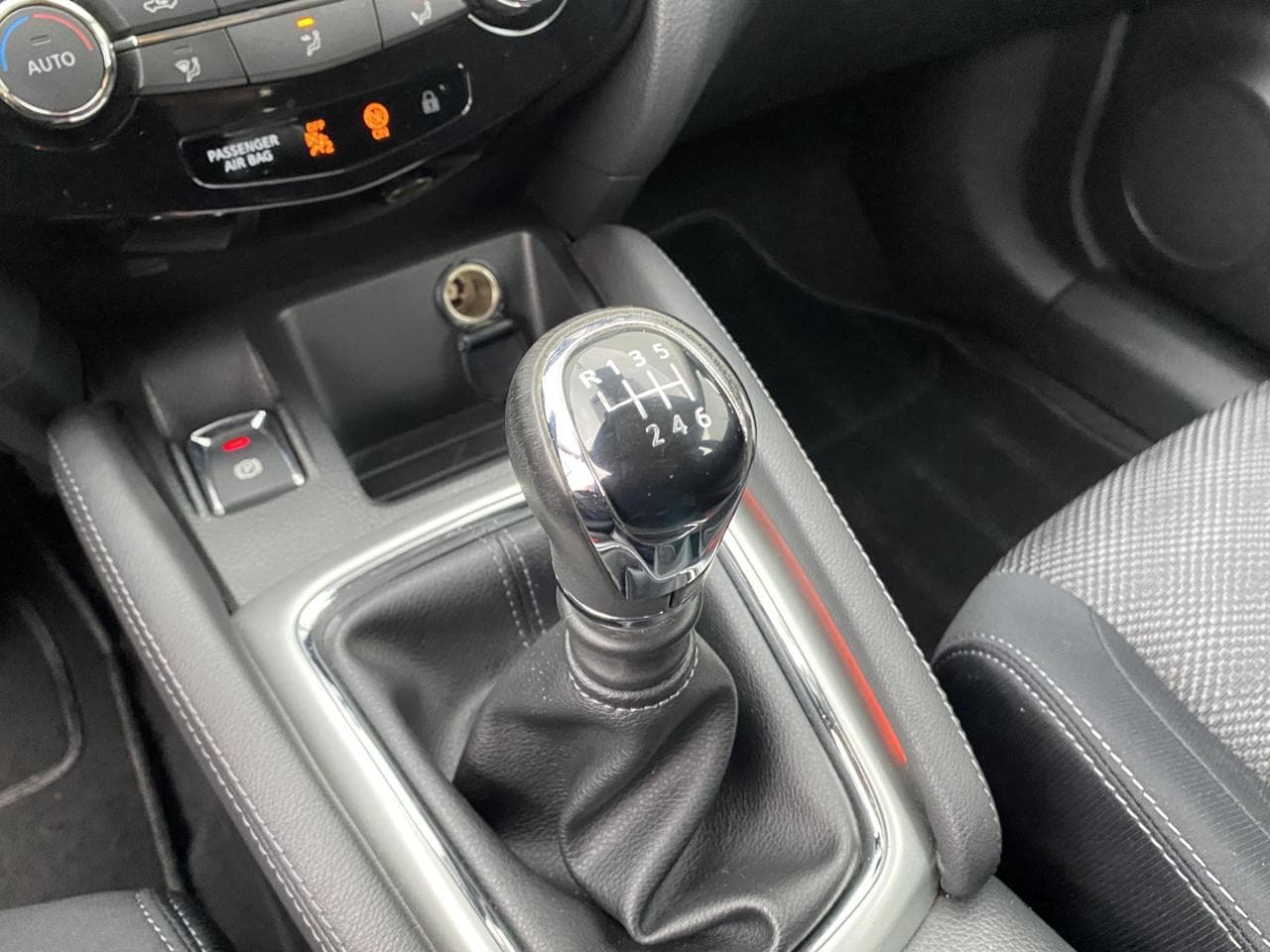 2014 Nissan QASHQAI - 26