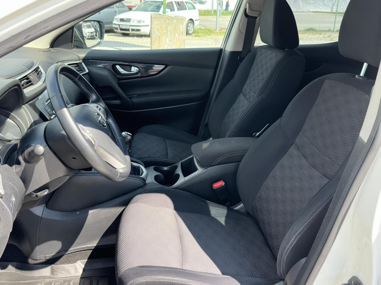 2015 Nissan QASHQAI - 16