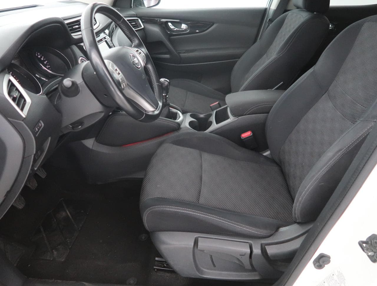 2016 Nissan QASHQAI - 28