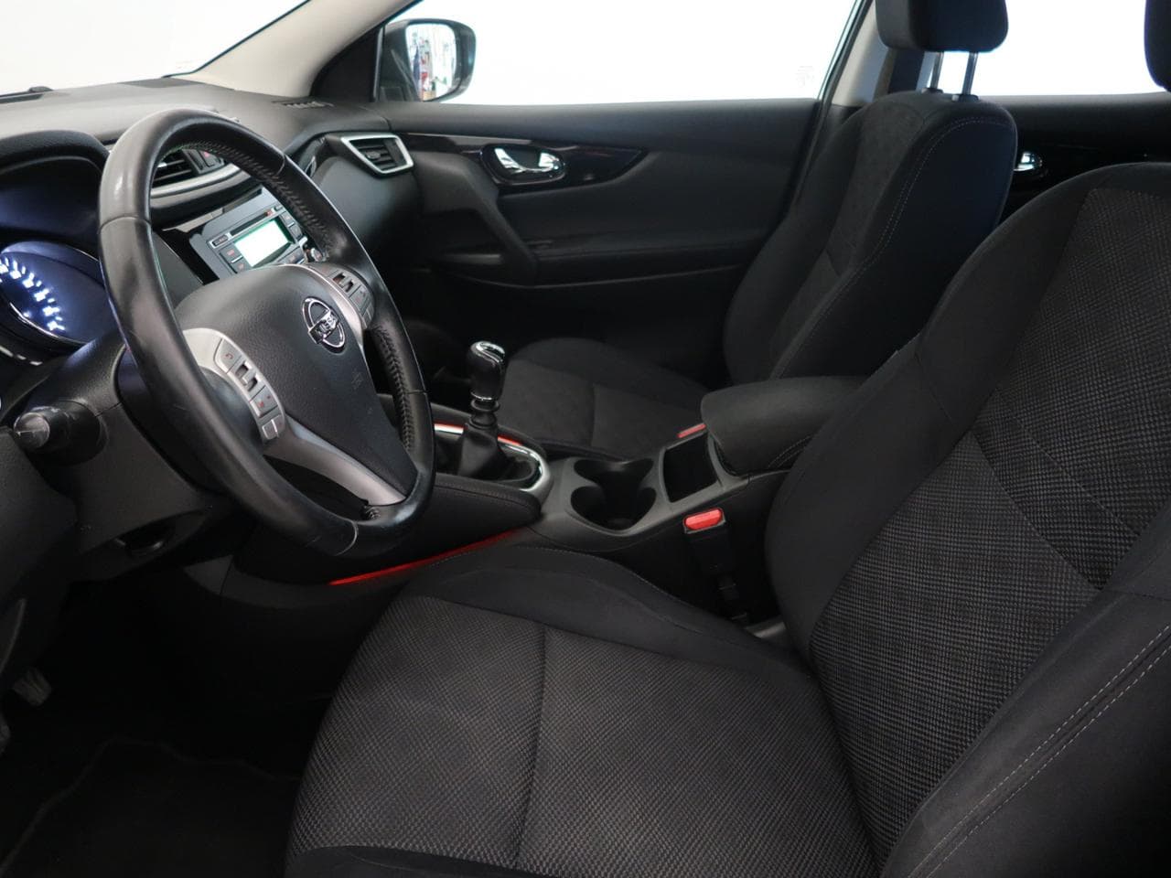 2016 Nissan QASHQAI - 16