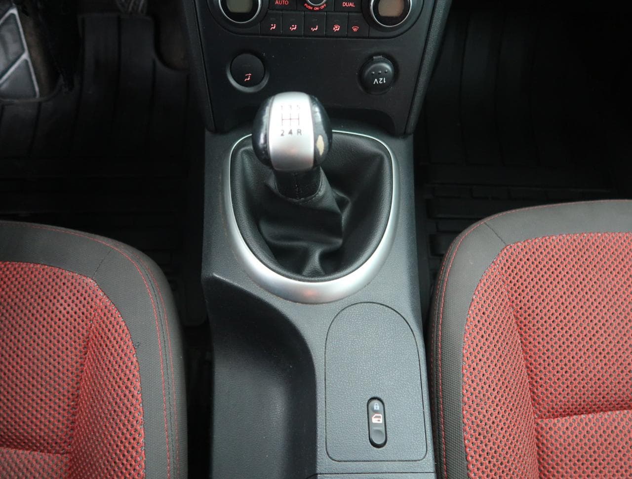 2008 Nissan QASHQAI - 19