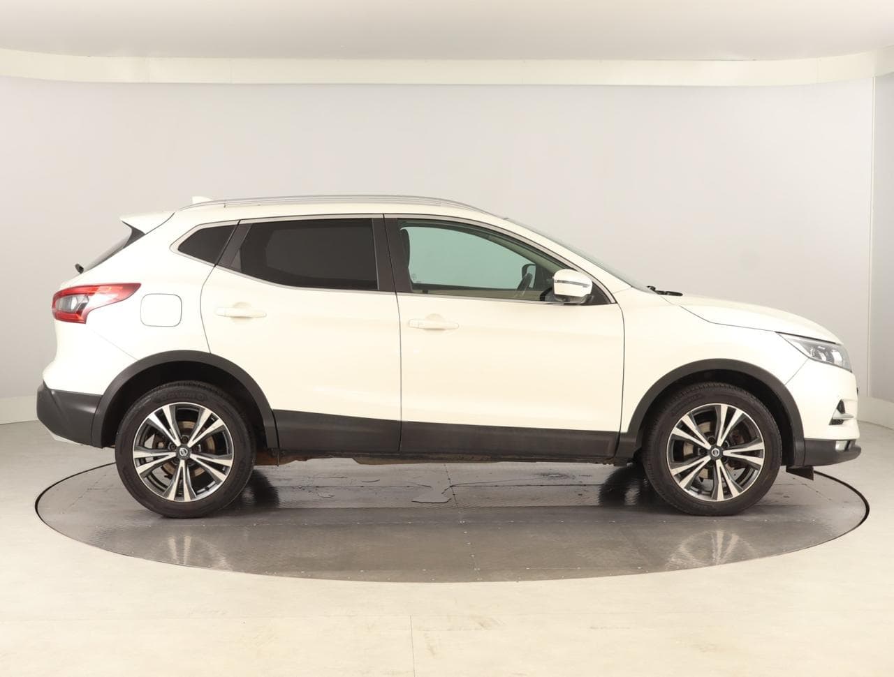 2018 Nissan QASHQAI - 8