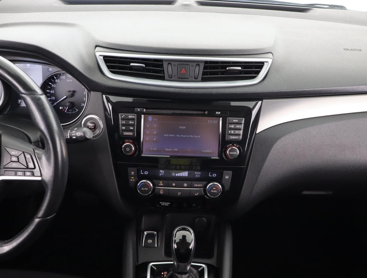 2018 Nissan QASHQAI - 18