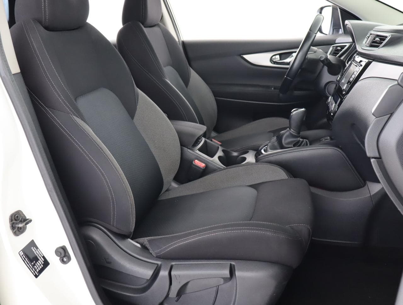 2018 Nissan QASHQAI - 12