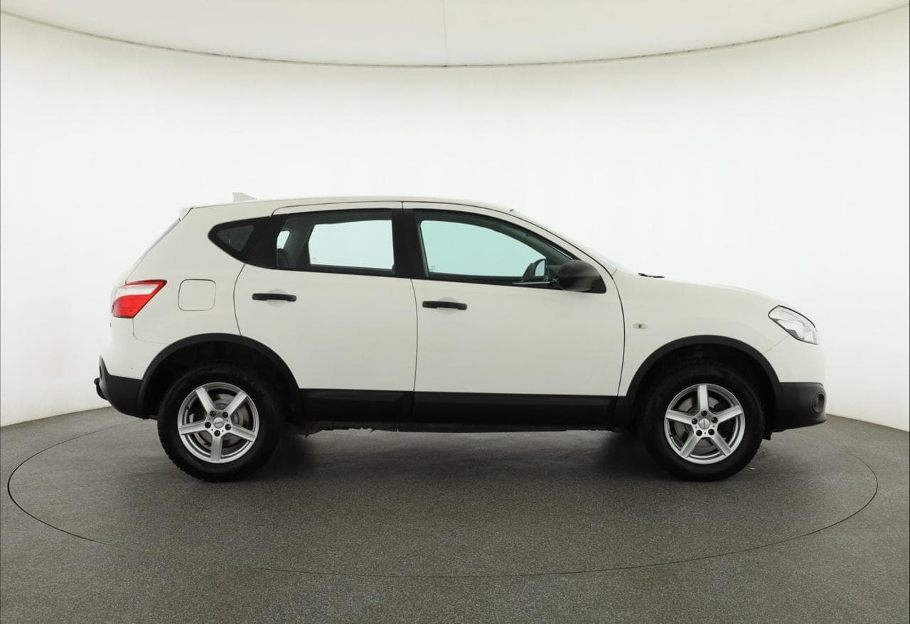 2013 Nissan QASHQAI - 8