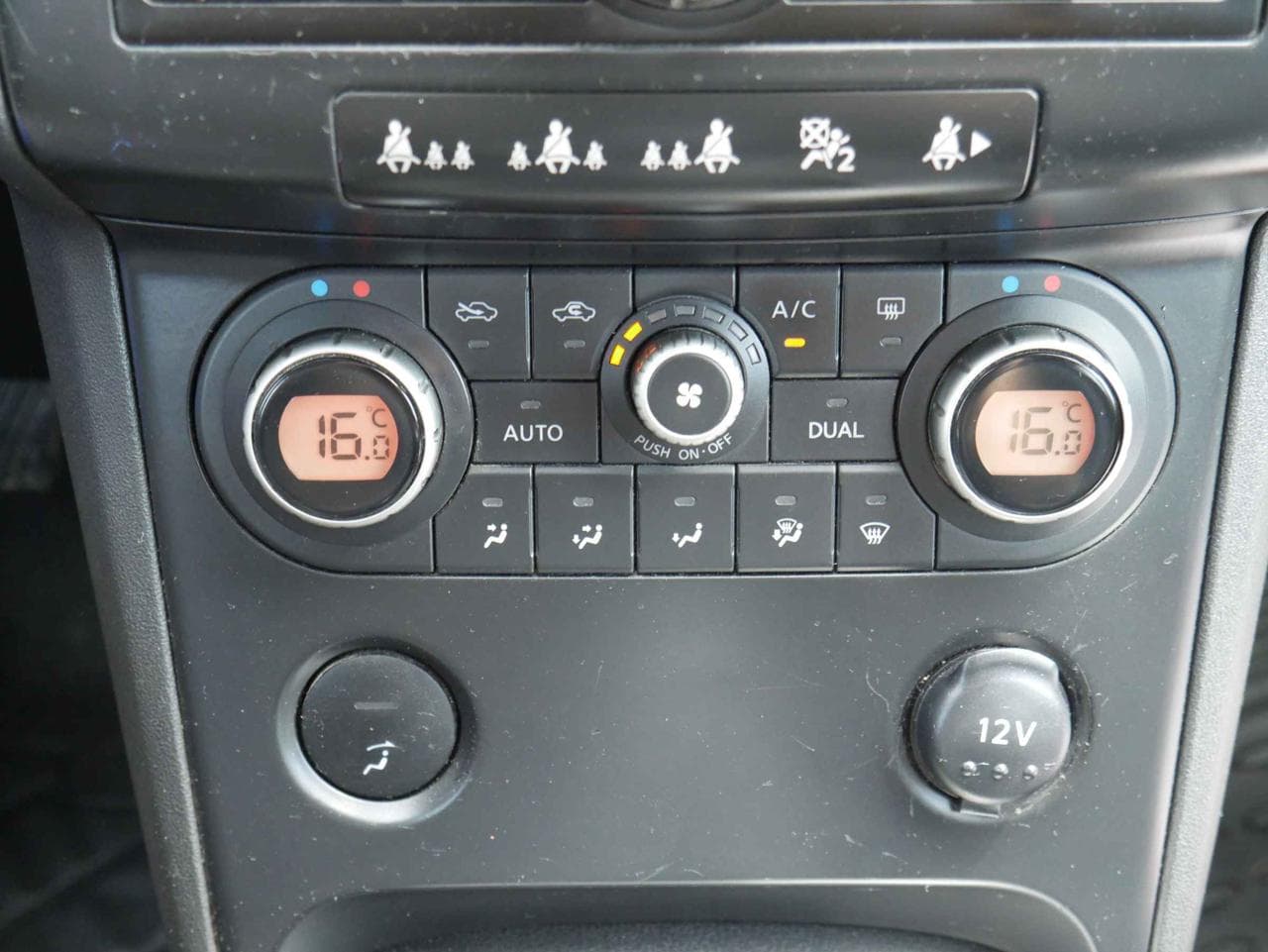 2009 Nissan QASHQAI - 28