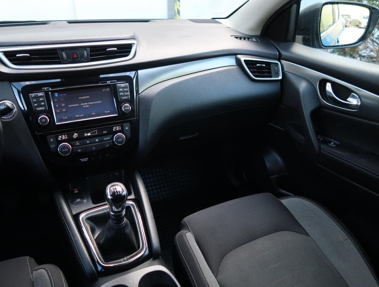 2018 Nissan QASHQAI - 11
