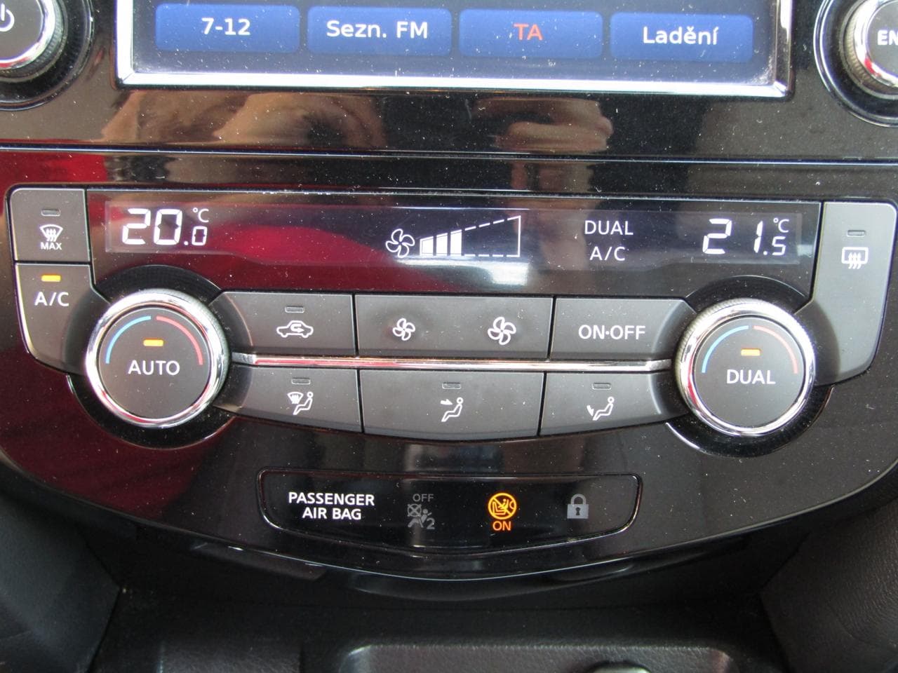2015 Nissan QASHQAI - 27