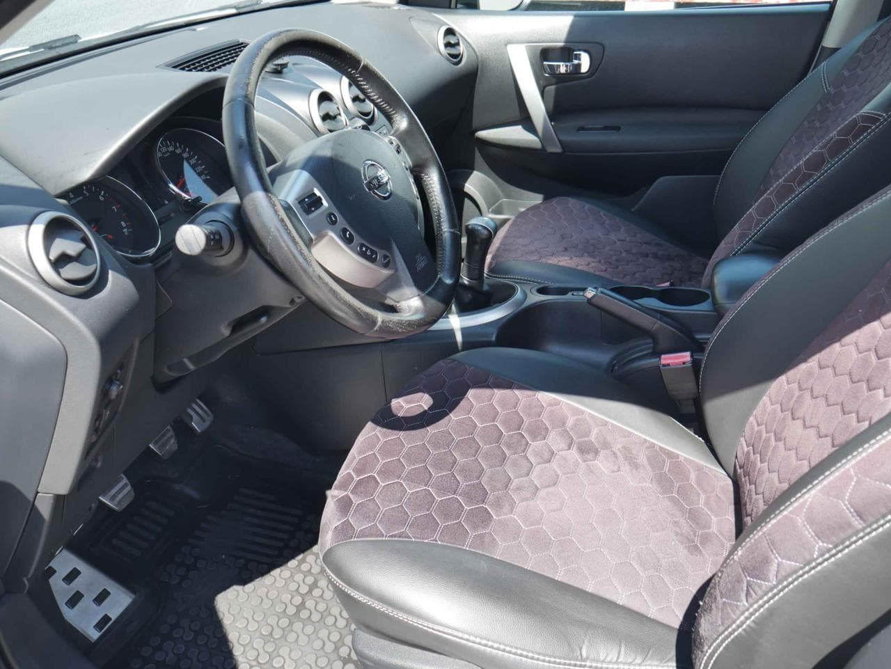 2011 Nissan QASHQAI - 17