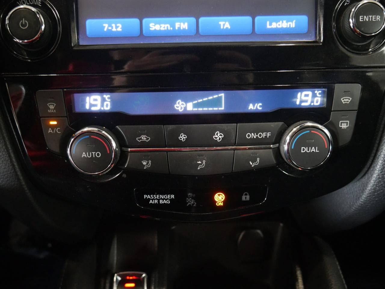 2016 Nissan QASHQAI - 29