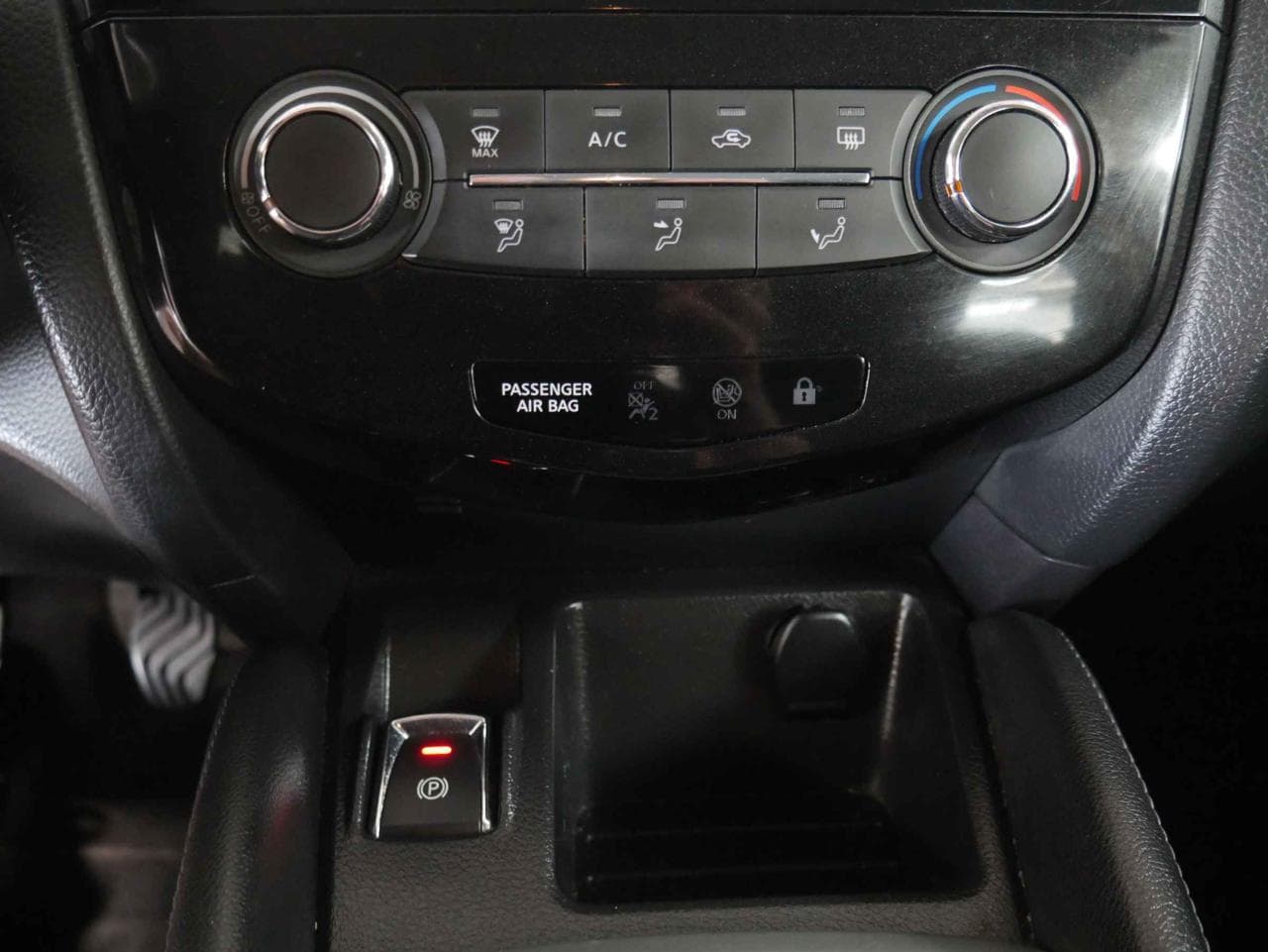 2016 Nissan QASHQAI - 21