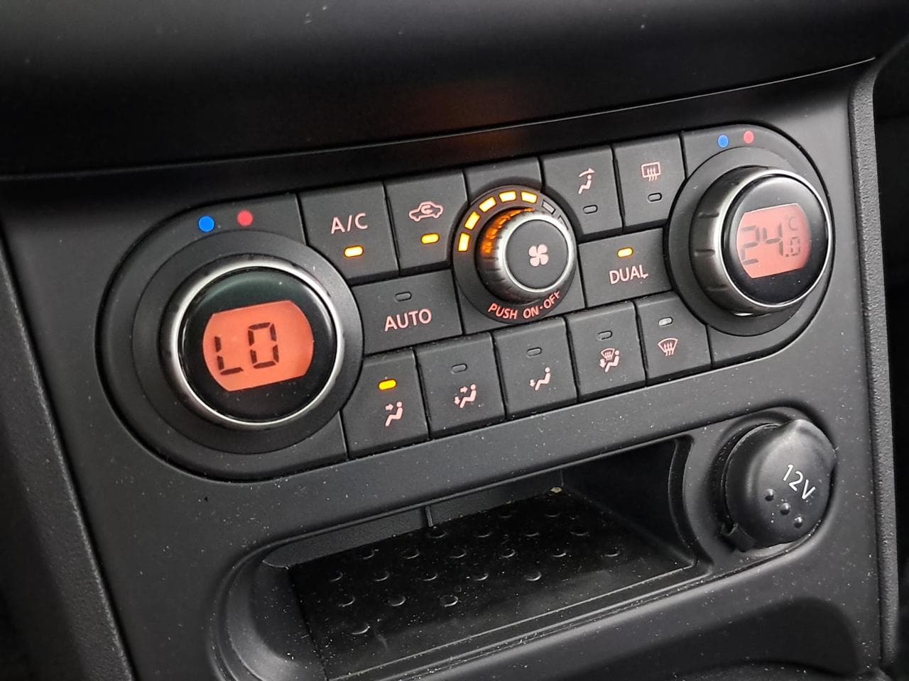 2011 Nissan QASHQAI - 29