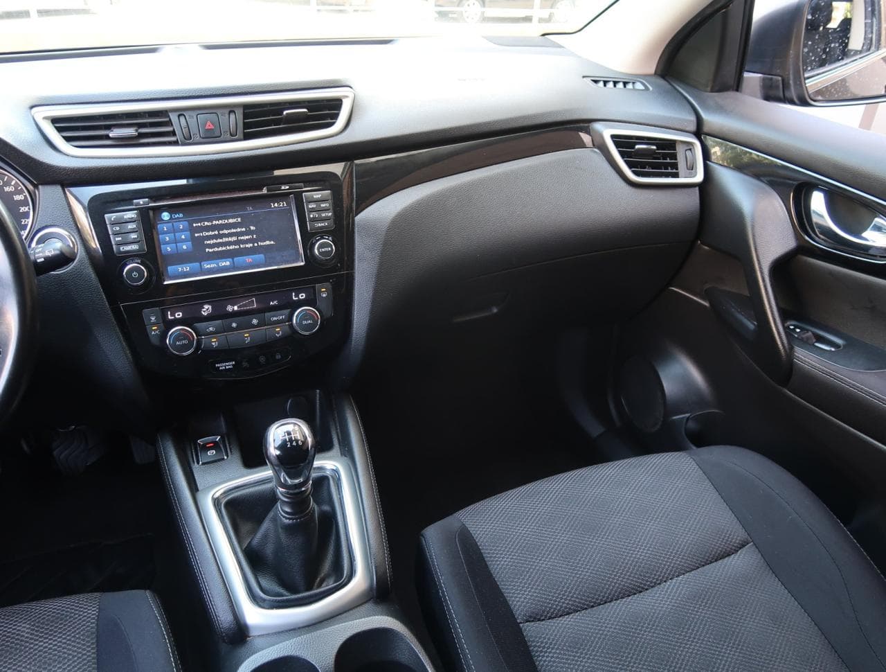 2015 Nissan QASHQAI - 11