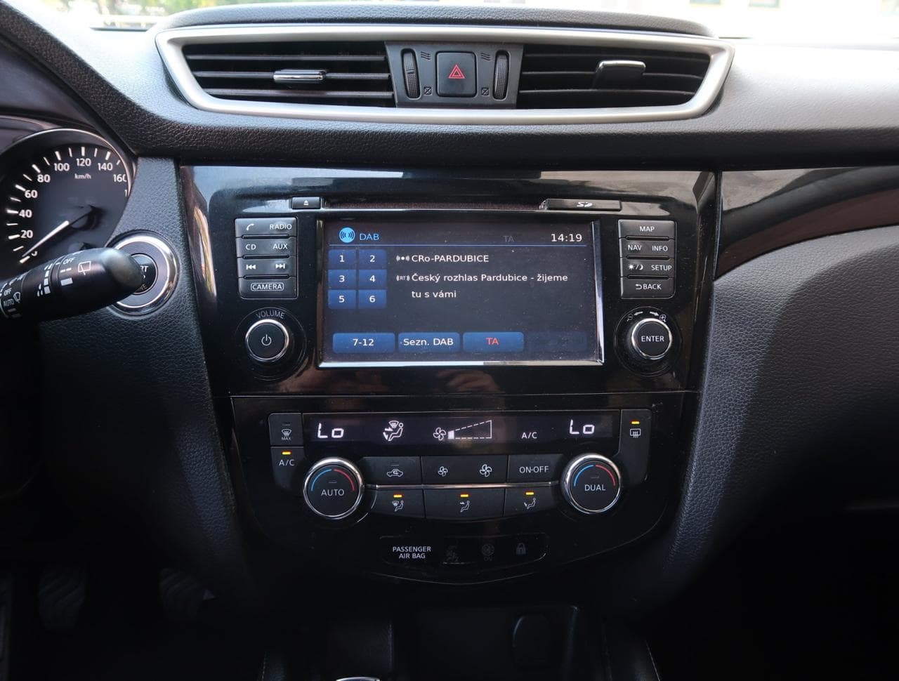 2015 Nissan QASHQAI - 18