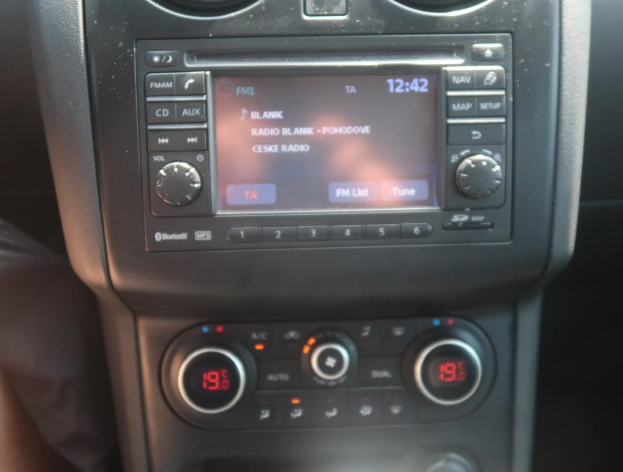 2012 Nissan QASHQAI - 31