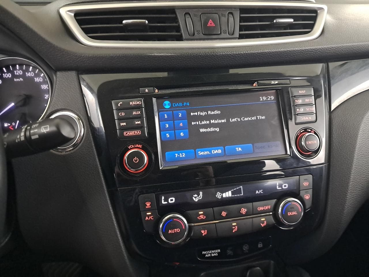 2017 Nissan QASHQAI - 18