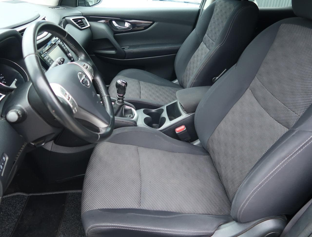 2015 Nissan QASHQAI - 16