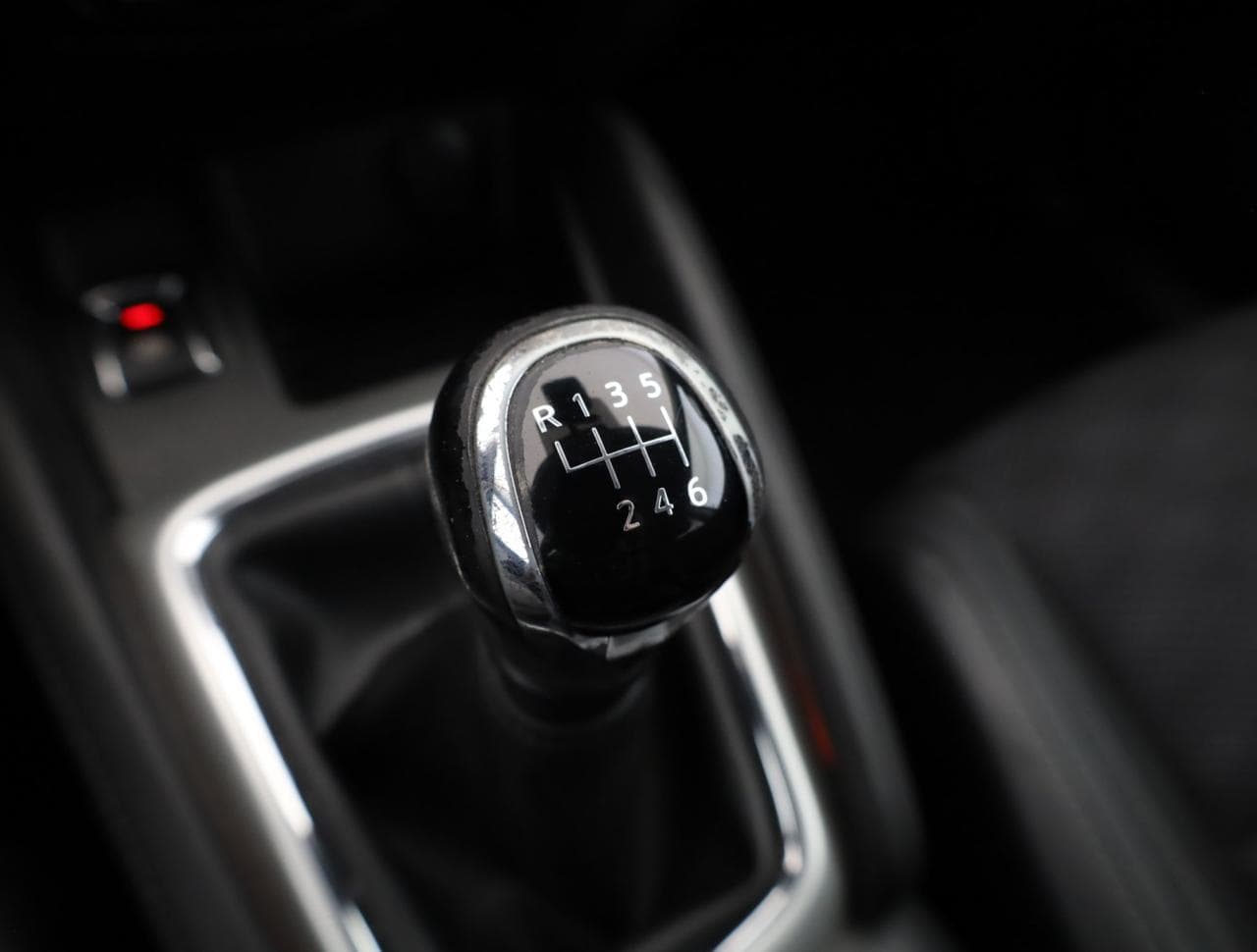2015 Nissan QASHQAI - 18