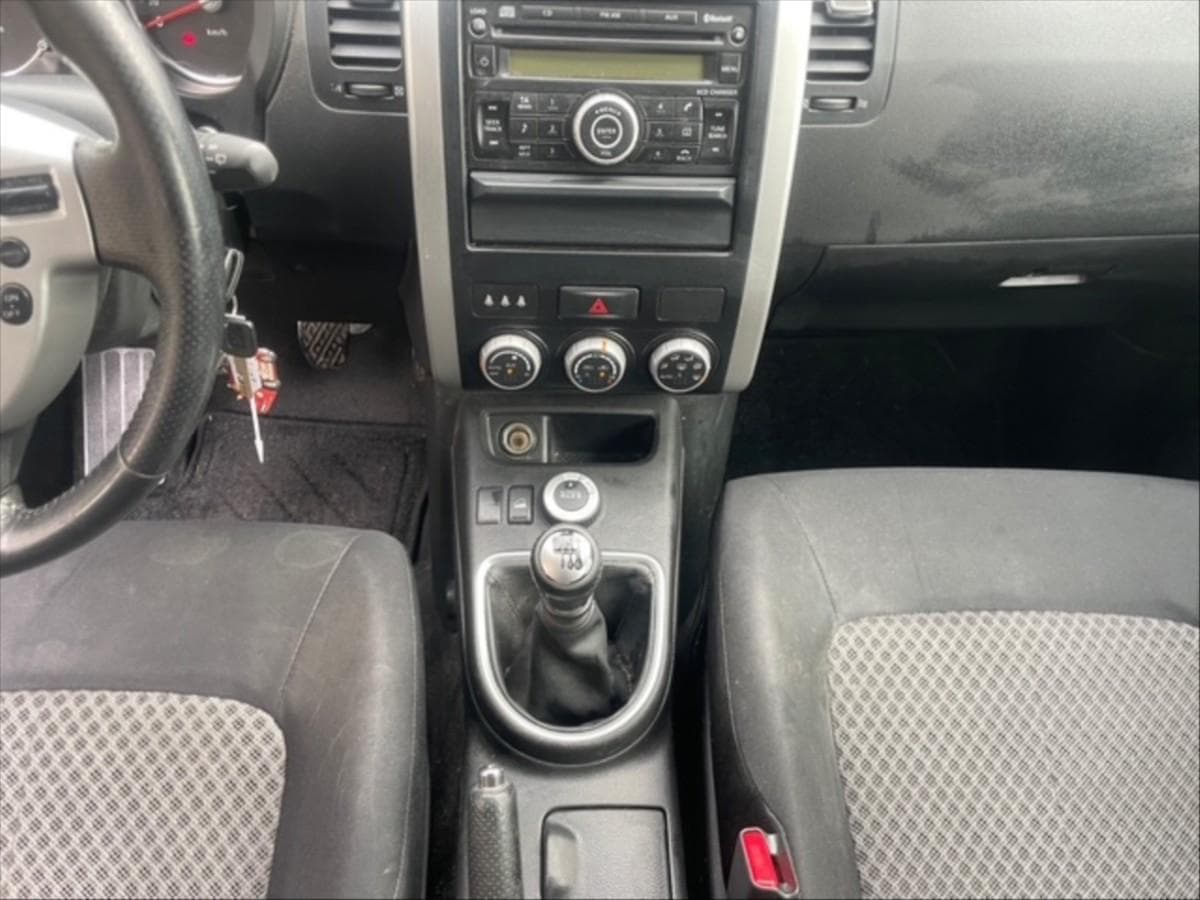 2010 Nissan X-TRAIL - 10