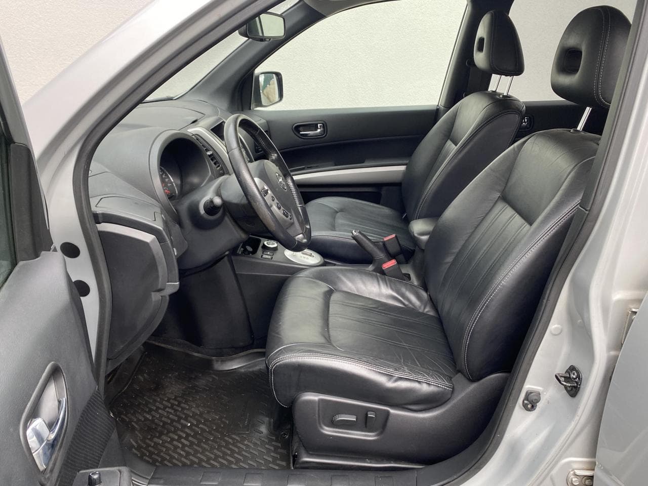 2011 Nissan X-TRAIL - 11