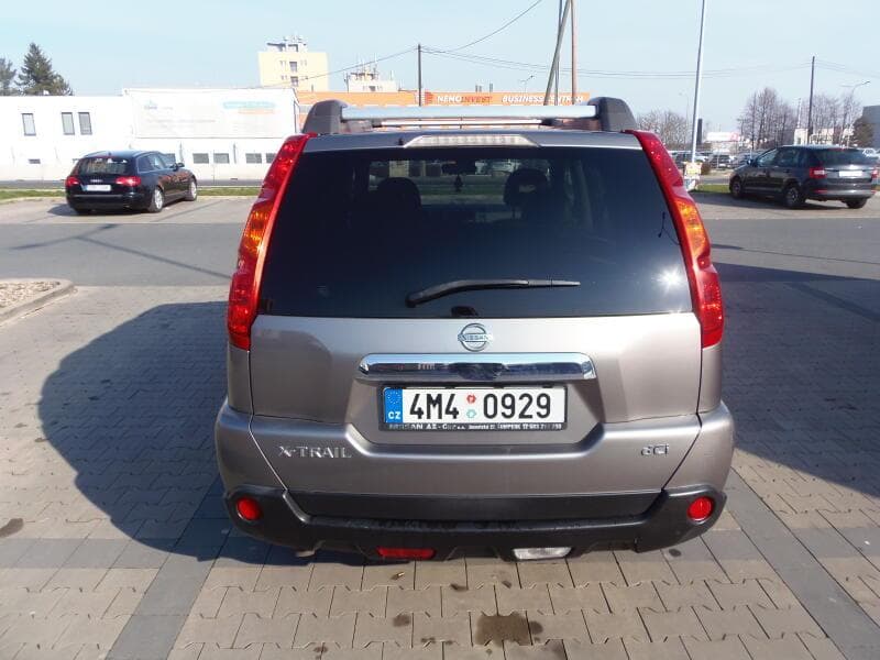 2010 Nissan X-Trail - 11