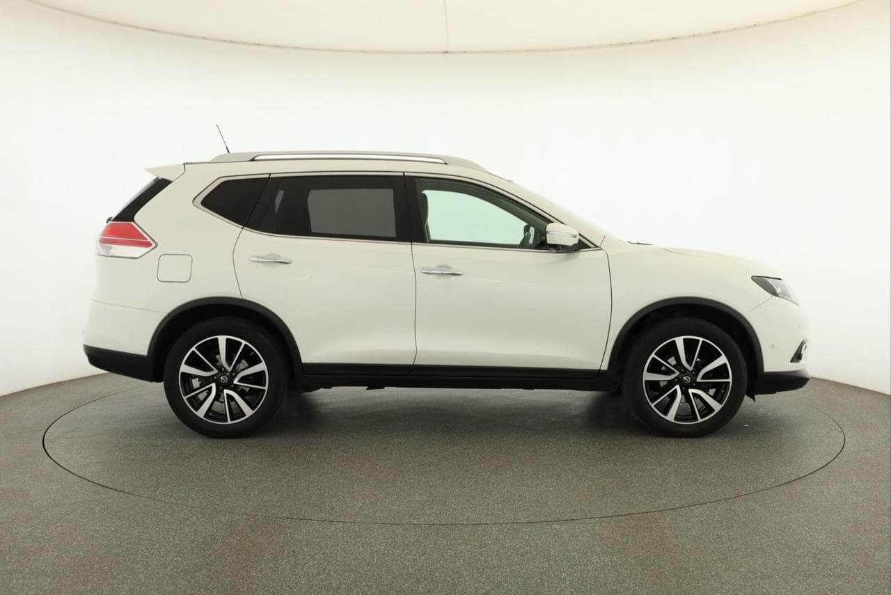 2016 Nissan X-TRAIL - 12