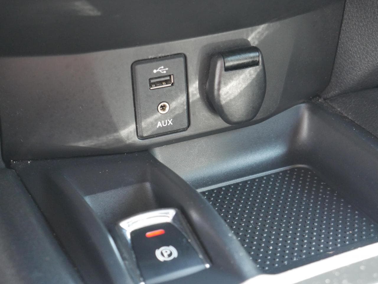 2014 Nissan X-TRAIL - 33