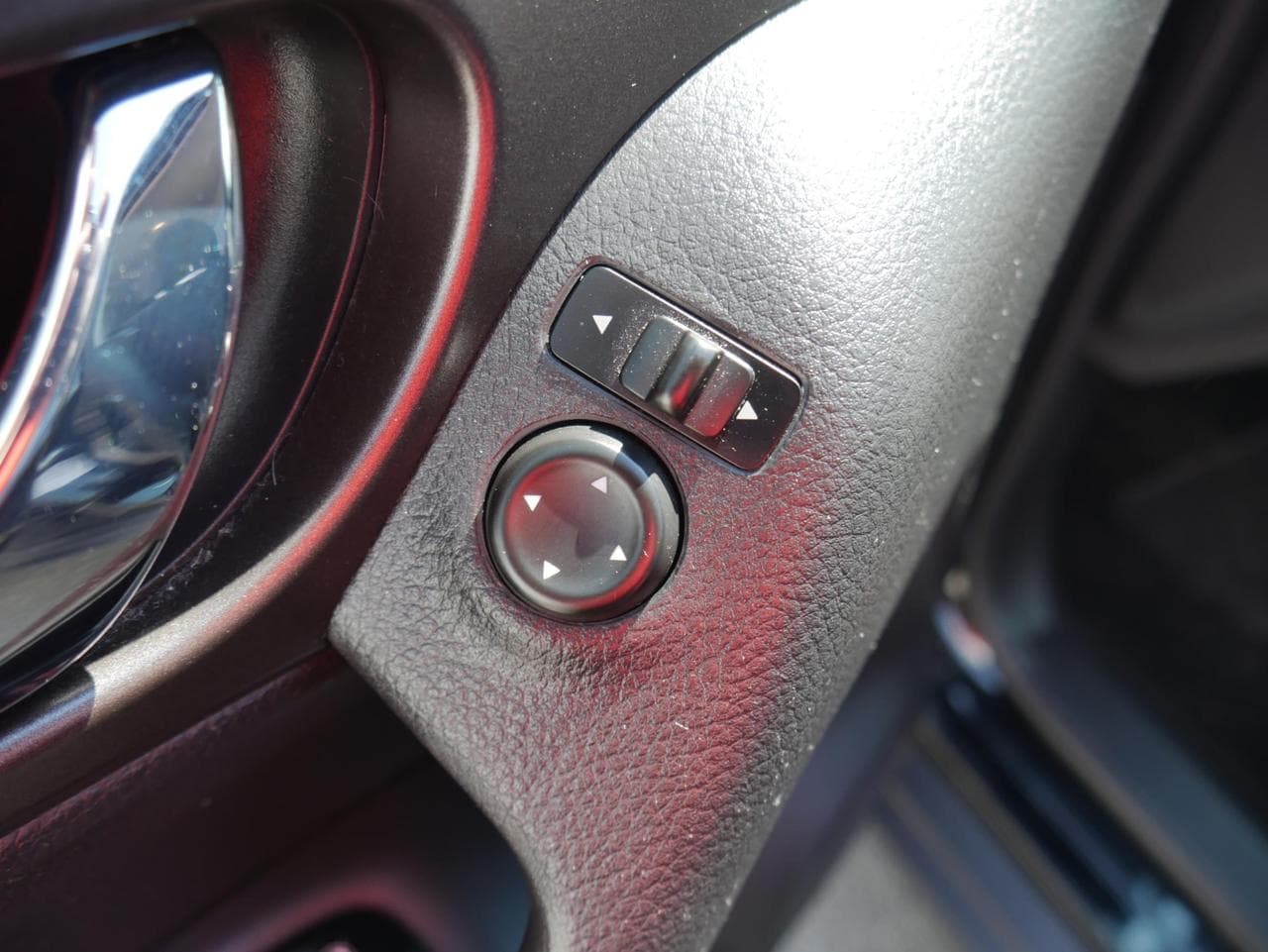 2014 Nissan X-TRAIL - 24
