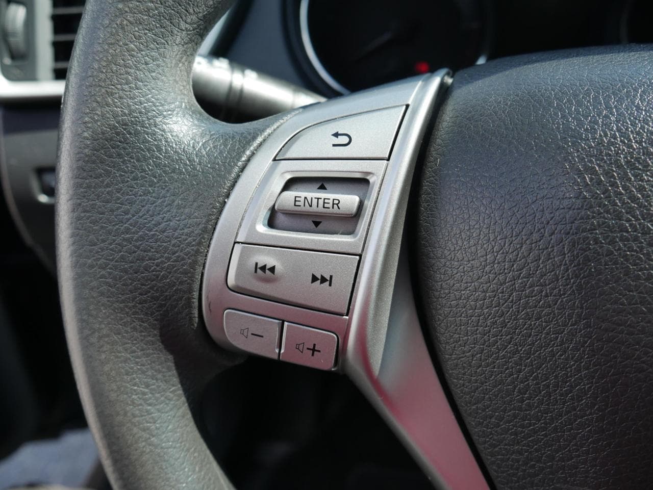 2014 Nissan X-TRAIL - 28