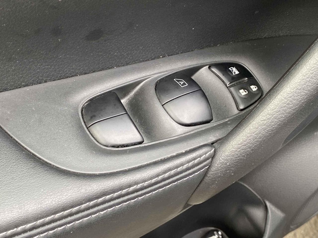 2020 Nissan X-TRAIL - 11