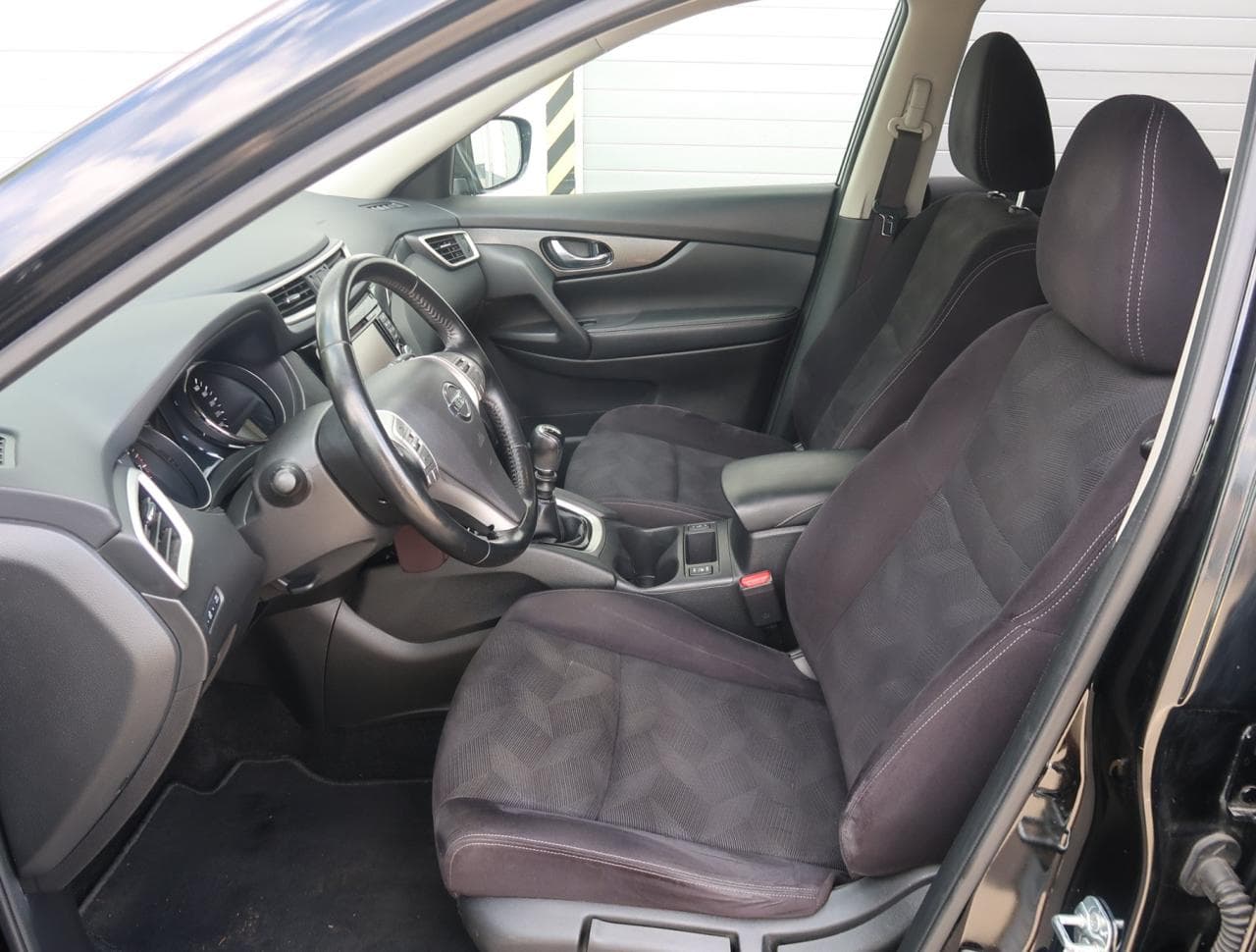 2016 Nissan X-TRAIL - 16