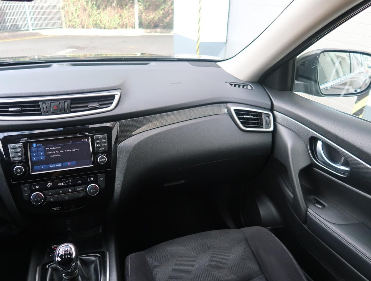 2016 Nissan X-TRAIL - 11