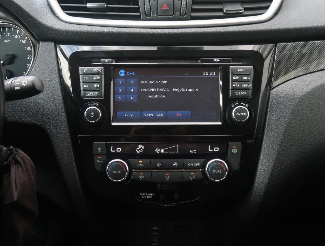 2016 Nissan X-TRAIL - 18