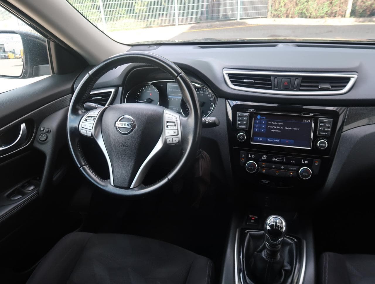 2016 Nissan X-TRAIL - 9