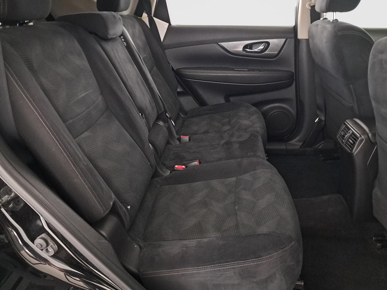 2015 Nissan X-TRAIL - 13