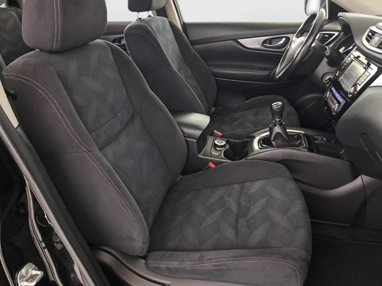 2015 Nissan X-TRAIL - 12
