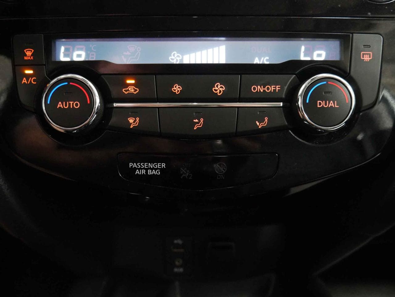 2016 Nissan X-TRAIL - 16