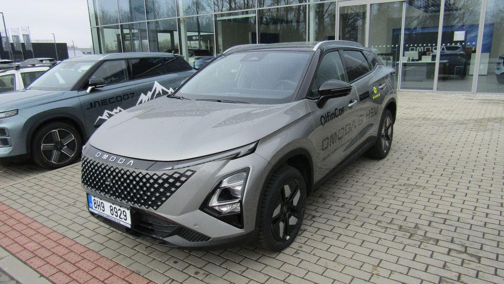 Omoda 5 Premium HEV hatchback