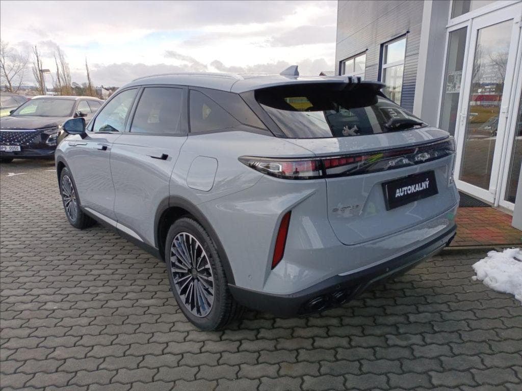 2026 Omoda 9 - 9