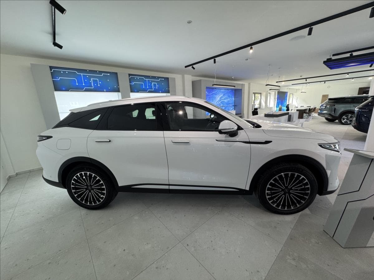 2026 Omoda 9 - 5