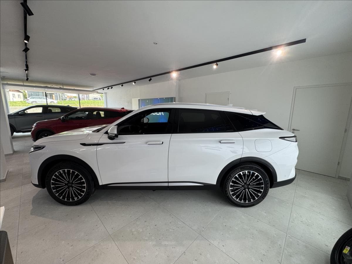 2026 Omoda 9 - 2