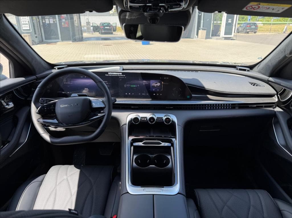 2026 Omoda 9 - 7