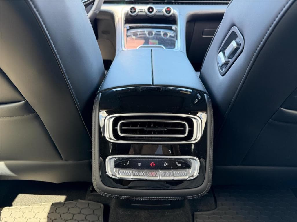 2026 Omoda 9 - 10