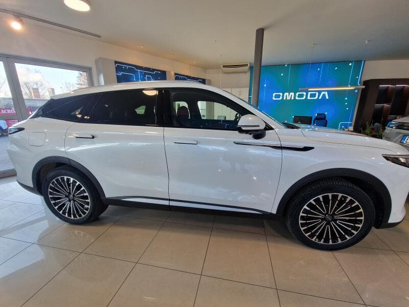 2025 Omoda 9 - 5