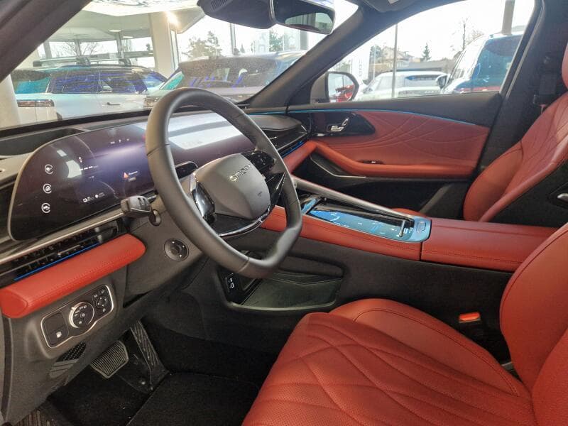 2025 Omoda 9 - 12