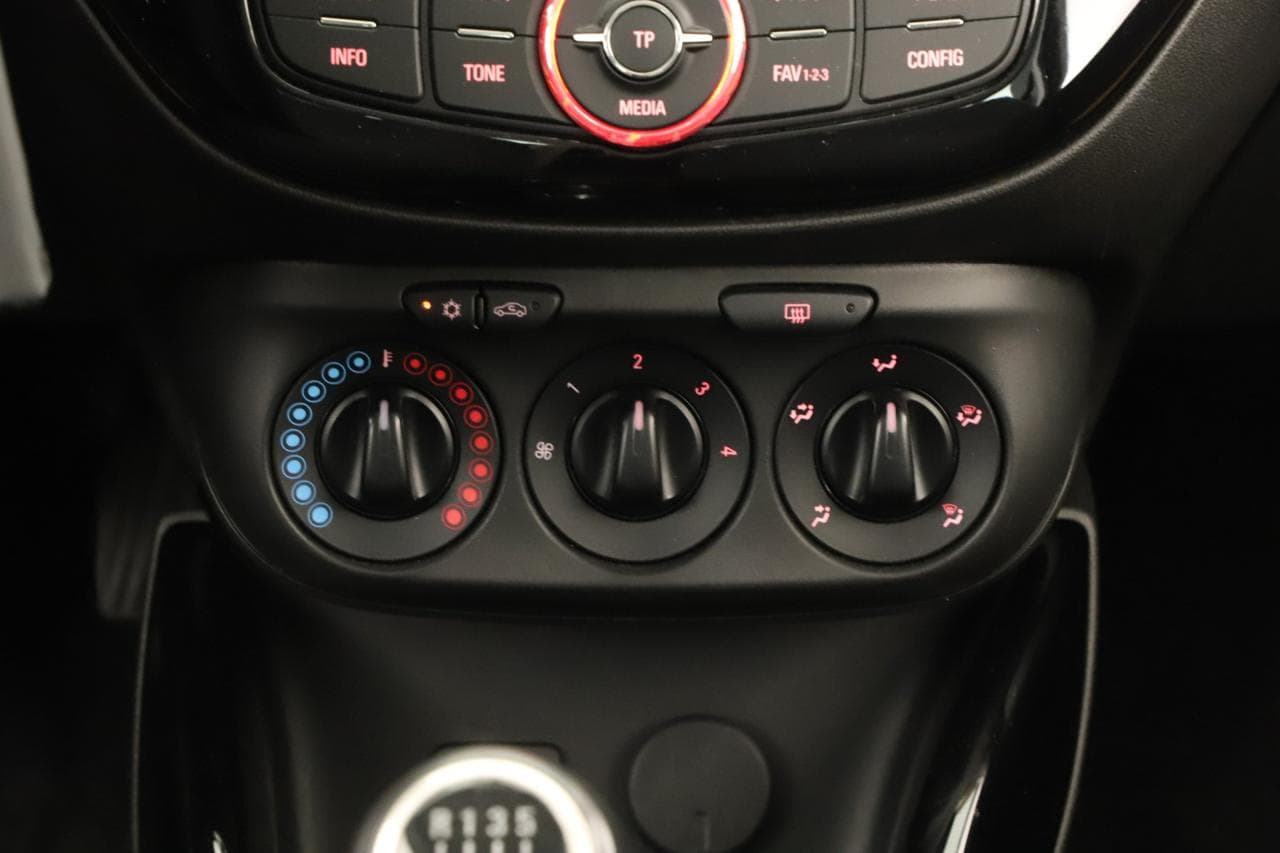 2017 Opel ADAM - 17