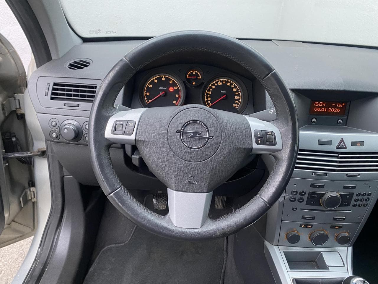 2011 Opel ASTRA - 11