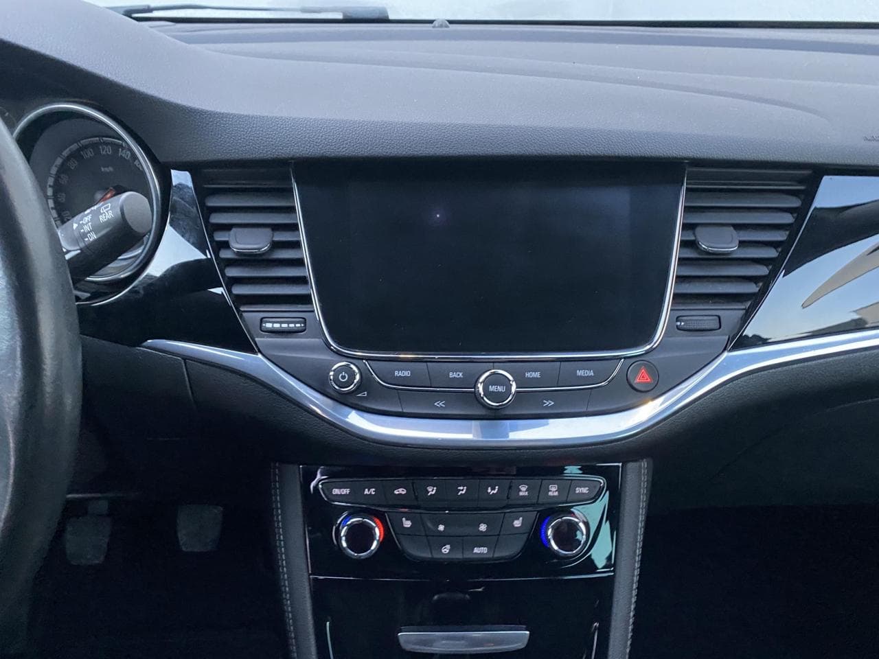 2017 Opel Astra - 12